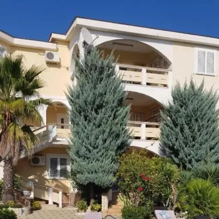 Aqua 2 Estrellas 3 Tierra 1 Apartments Apartman